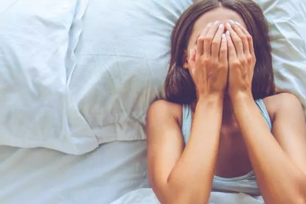 Douleurs pendant les rapports : Comment faire l’amour sans avoir mal ?